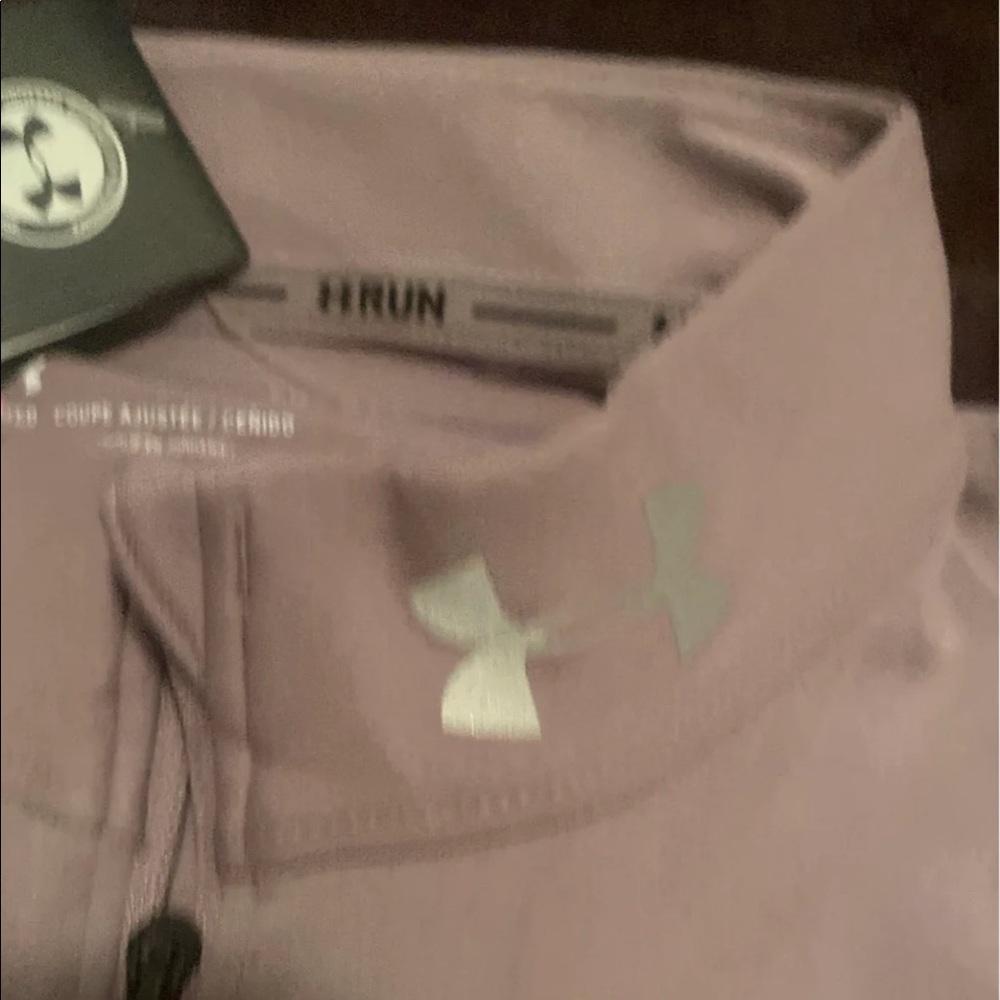 Under Armour Pull Over - Picture 3 of 11